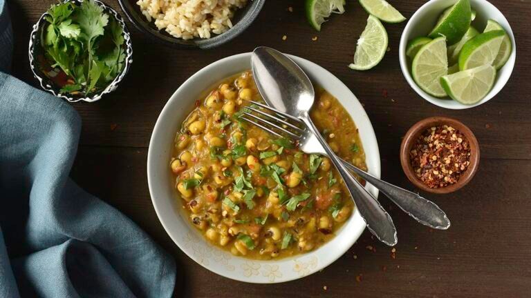 Healthy Instant Pot Black Eyed Peas Curry: A Nutritious and Flavorful Delight
